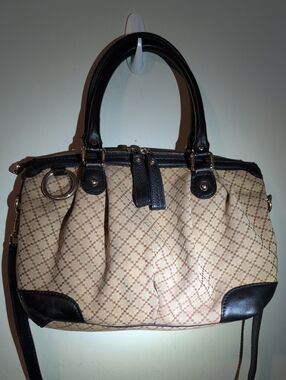 Gucci Black Trim Beige Quilted Satchel Two Way Handbag Crossbody